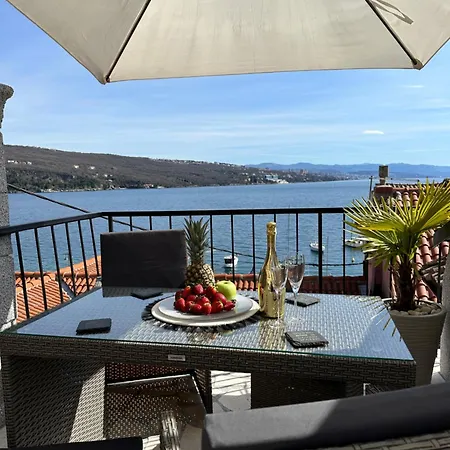 Volos Karmen With Roof Terrace, Sea View, Free Private Parking Opatija