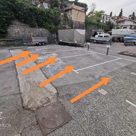 Volos Karmen With Roof Terrace, Sea View, Free Private Parking דירה