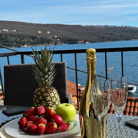 דירה Volos Karmen With Roof Terrace, Sea View, Free Private Parking אופטיה