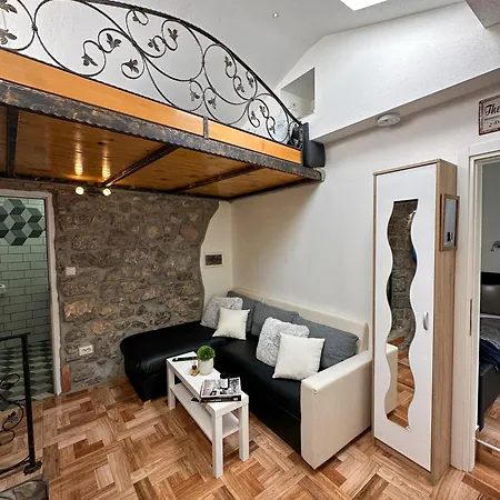 Volos Karmen With Roof Terrace, Sea View, Free Private Parking דירה