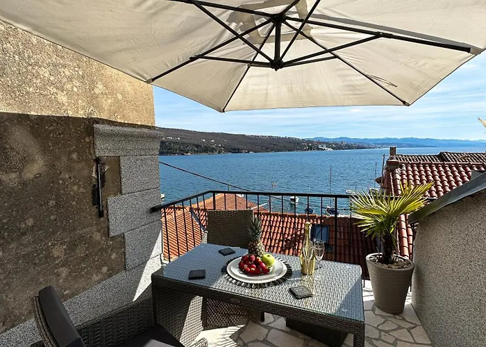 Volos Karmen With Roof Terrace, Sea View, Free Private Parking