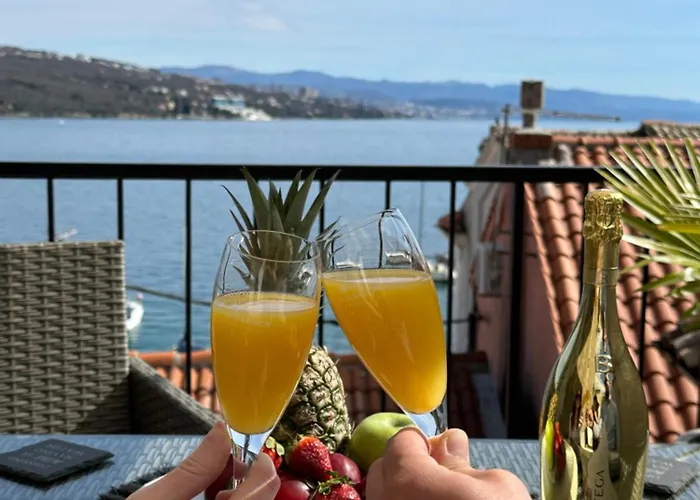 Volos Karmen With Roof Terrace, Sea View, Free Private Parking Opatija