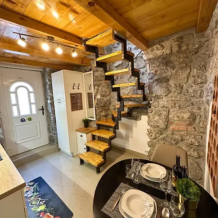 Апартаменты Volos Karmen With Roof Terrace, Sea View, Free Private Parking